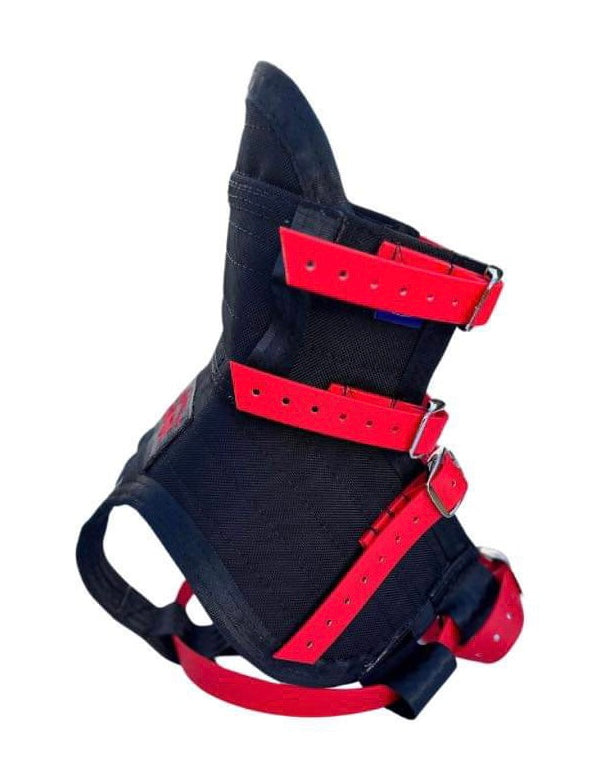 ULTRA ¼ CHESTPLATE ALL BLACK/ RED STRAPS & LOGO