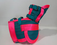Load image into Gallery viewer, ULTRA ¾ CHESTPLATE WITH LEG PLATES TURQUOISE / PINK