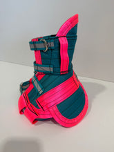 Load image into Gallery viewer, ULTRA ¾ CHESTPLATE WITH LEG PLATES TURQUOISE/ PINK