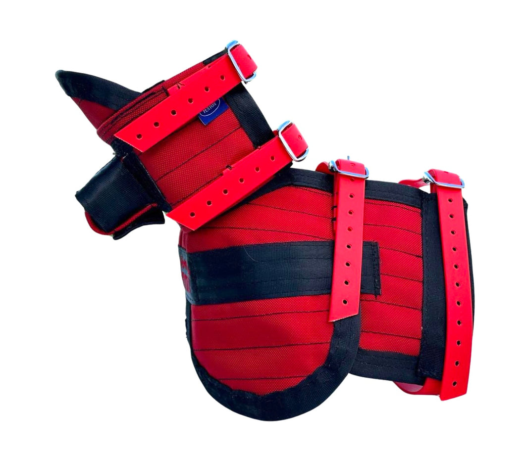 ULTRA ¾ CHESTPLATE WITH LEG PLATES AND TRACKER PROTECTOR RED/ BLACK