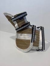 Load image into Gallery viewer, M 33-39KG | FENTON ULTRA ¾ CHESTPLATE WITH LEG PLATES BEIGE/ WHITE
