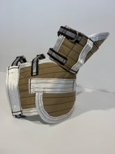 Load image into Gallery viewer, M 33-39KG | FENTON ULTRA ¾ CHESTPLATE WITH LEG PLATES BEIGE/ WHITE