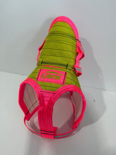 Load image into Gallery viewer, S 25-33KG | FENTON ULTRA ¾ CHESTPLATE WITHOUT LEG PLATES LIME / PINK
