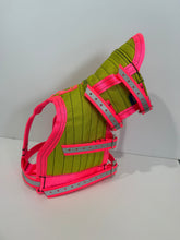 Load image into Gallery viewer, M 33-39KG | FENTON ULTRA ¾ CHESTPLATE WITHOUT LEG PLATES LIME/ PINK
