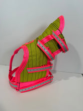 Load image into Gallery viewer, S 25-33KG | FENTON ULTRA ¾ CHESTPLATE WITHOUT LEG PLATES LIME / PINK