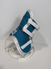 Load image into Gallery viewer, S 25-33KG | FENTON ULTRA ¼ CHESTPLATE CYAN /BLACK, WHITE