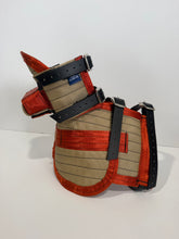 Load image into Gallery viewer, S 25-33KG | FENTON ULTRA ¾ CHESTPLATE WITH LEG PLATES &amp; TRACKING PROTECTOR BEIGE/ RUST