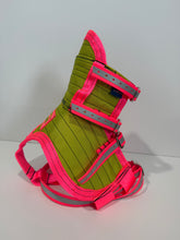Load image into Gallery viewer, S 25-33KG | FENTON ULTRA ¼ CHESTPLATE LIME / PINK/ HI VIS STRAPS